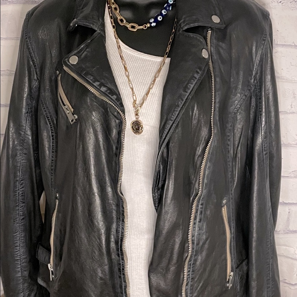 Vintage soft as”butta”leather bomber 🦋🖤🧿